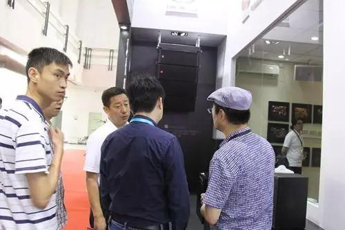 劇場香蕉视频APP污燈光