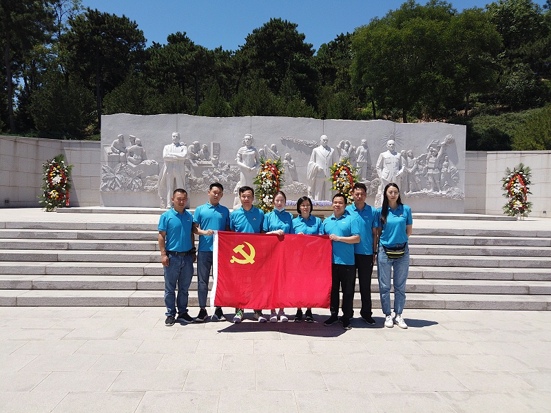 “缅怀先烈 传承初心”—ZOBO91香蕉视频官网党支部参观无名英雄纪念碑活动