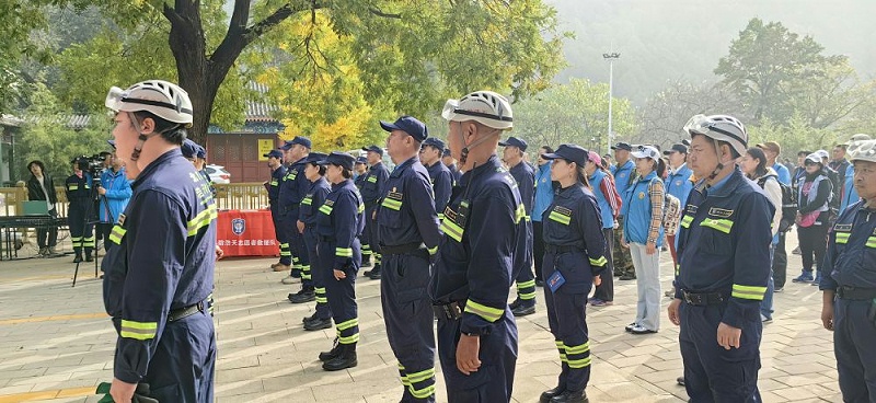PRS香蕉视频APP污為北京人防浩天誌願者救援隊潭柘寺服務站成立揭牌儀式保駕護航