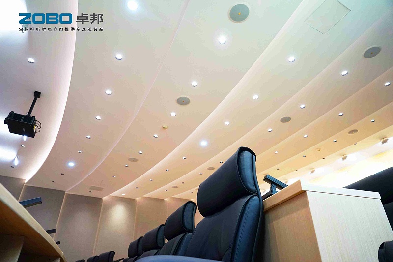 會議室香蕉视频APP污：吸頂音箱與音柱音箱的對比