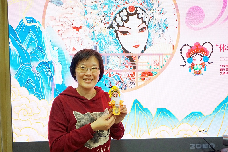 ZOBO91香蕉视频官网工會丨舉辦體驗非遺之美-製作北京絹人的“女神節”活動